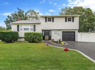 23 Holiday Park Dr, Centereach, NY 11720