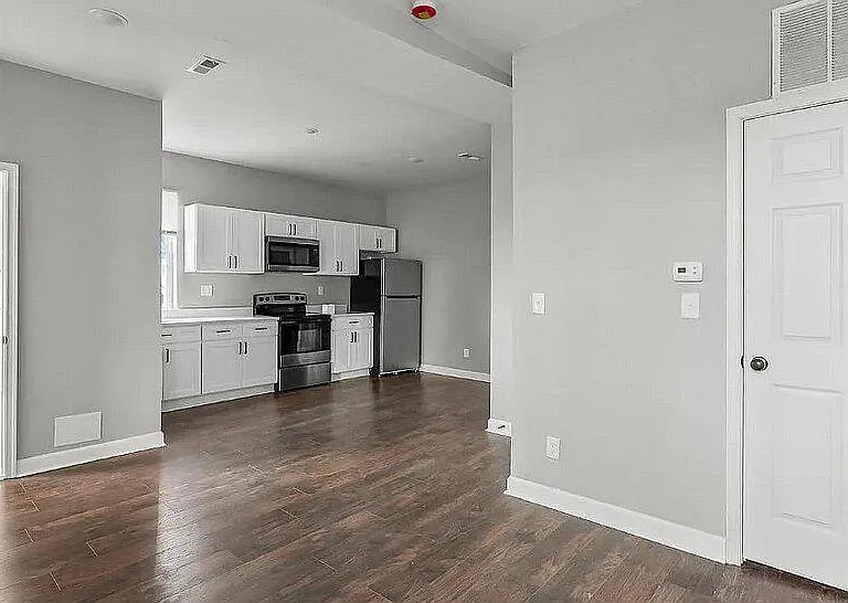 2301 Whittier Ave #2 — Photo 8
