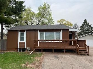 926 4th Ave E, Shakopee, MN 55379