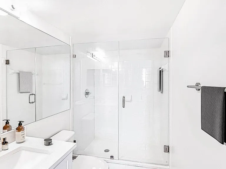 Gables Grand Plaza Apartments — Photo 40
