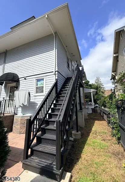 1 bed, 1.0 bath, 700 sqft, $2,150 — Photo 2