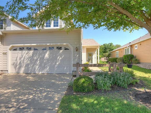 3rd image of 148 Portsmouth Dr