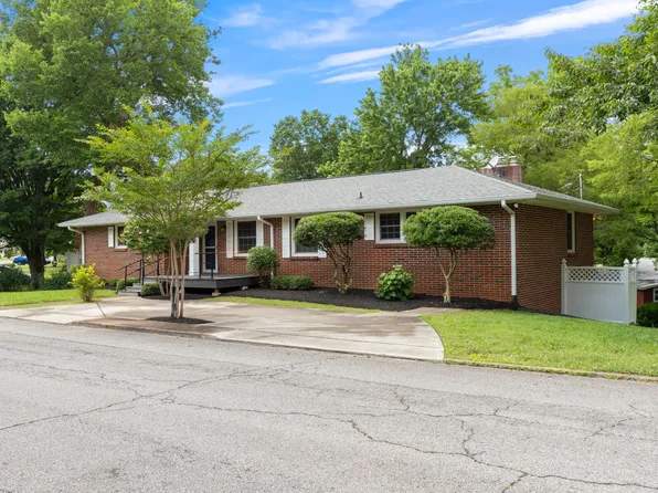 103 Park Ave, Dickson, TN 37055