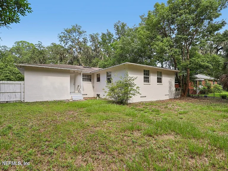 356 Tidewater Cir W — Photo 16