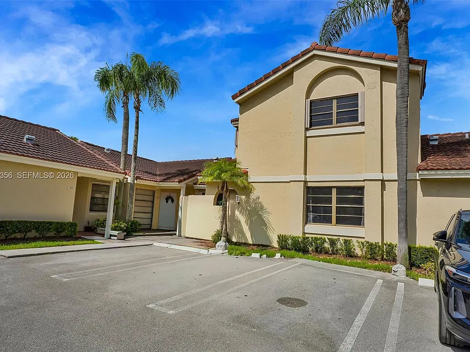 6538 NW 170th Ter