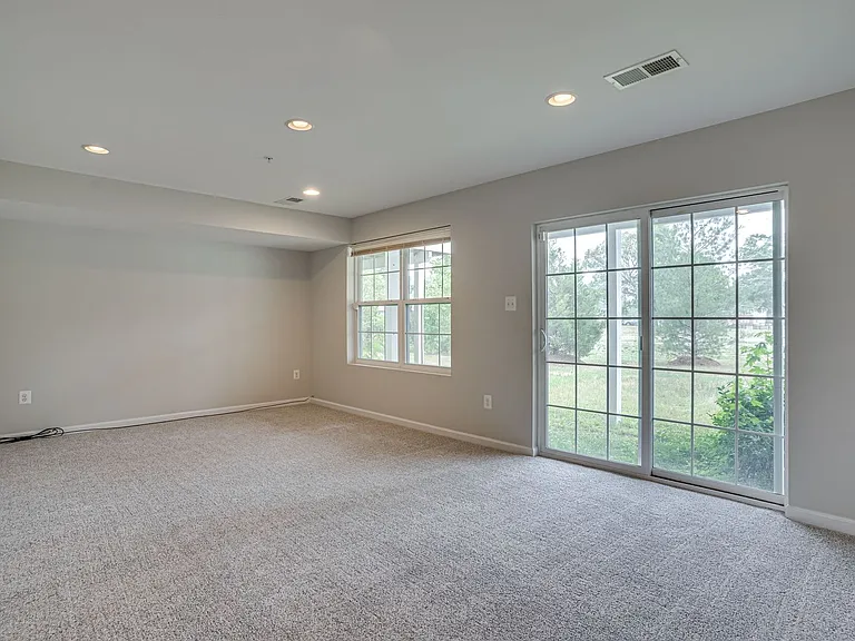 2895 Sedgemore Pl — Photo 31