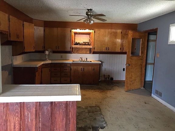 5th image of 1805 Avenue I Pl