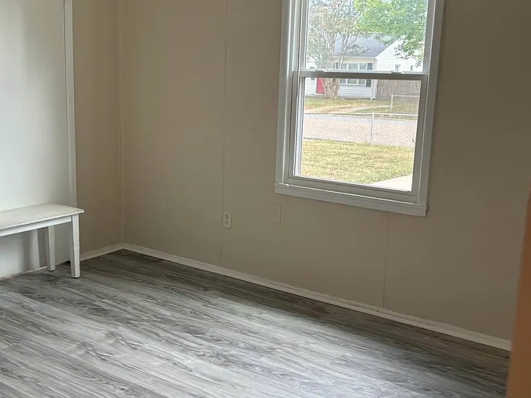 527 Price St — Photo 6