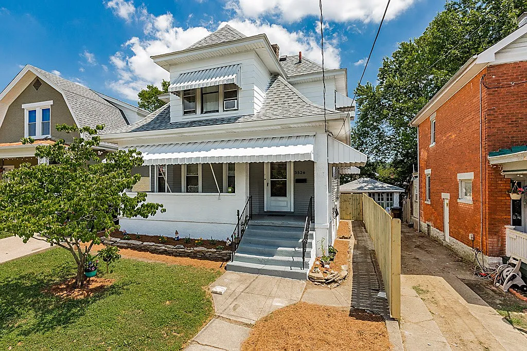 3526 Myrtle Ave photo 1