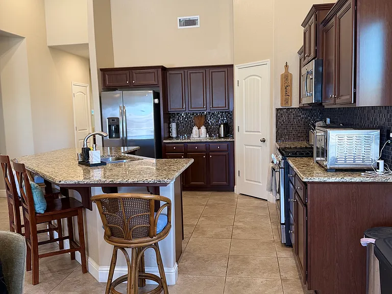 713 Ironstone Dr — Photo 6