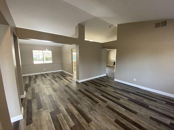 4th image of 40376 Homeridge Dr