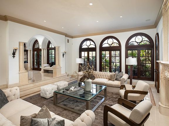 5th image of 925 Seabury Rd