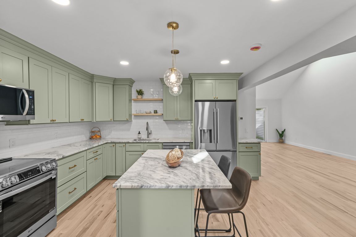 next background image