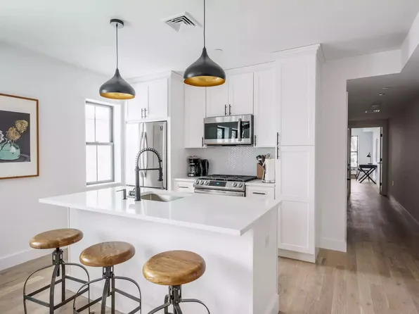631 Saratoga St #3A, Boston, MA 02128