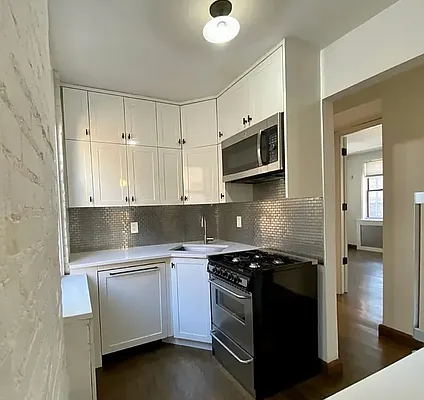 Rented by Douglas Elliman | media 14