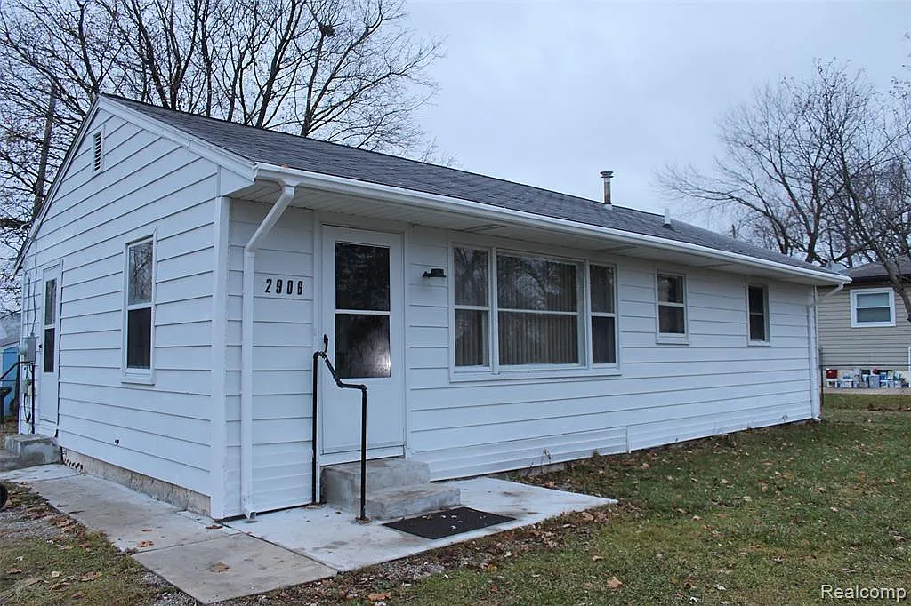 2906 Walsh Dr photo 1