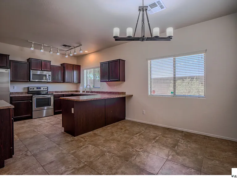 10225 W Camelback Rd #28 — Photo 6
