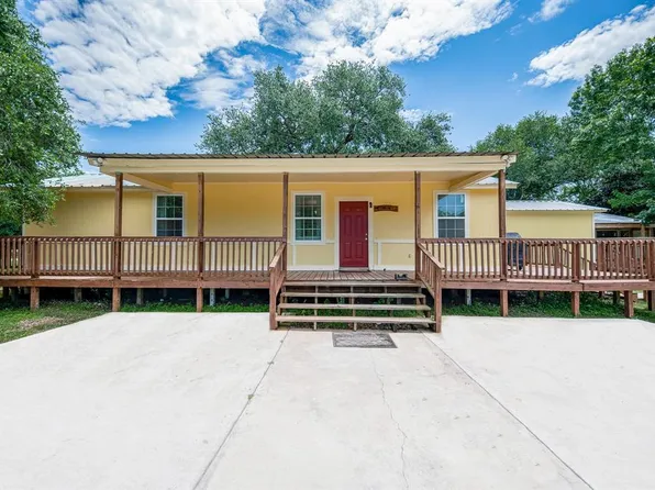 2219 Valley Drive, Eagle Lake, TX 77434