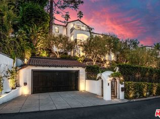 2426 Chislehurst Dr, Los Angeles, CA 90027