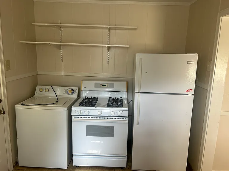 800 Berry Rd — Photo 8