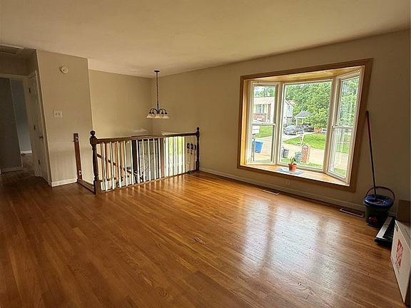 4th image of 11949 Glenvalley Dr