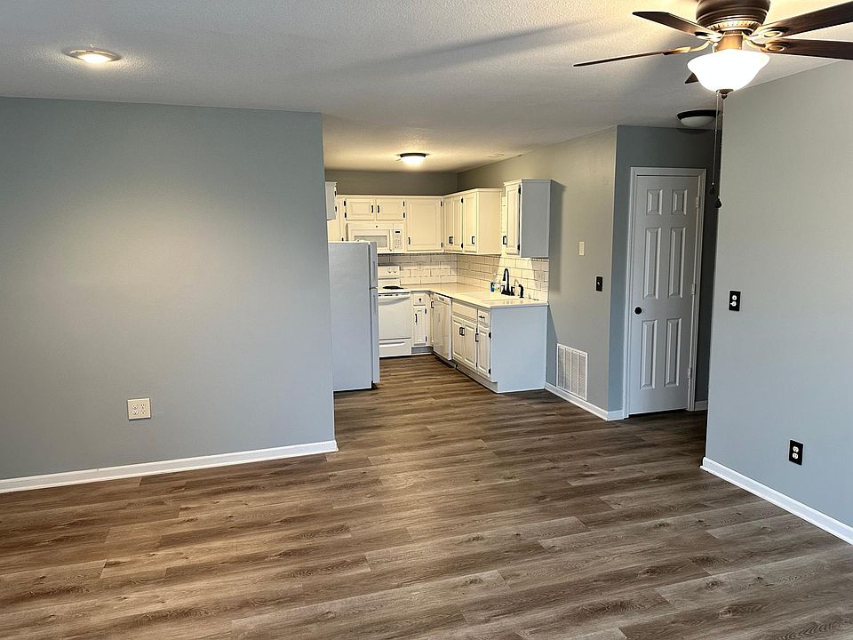 713B Meadow Ln, Peculiar, MO 64078 Zillow