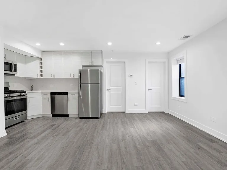 3648 S Paulina St #CH1 — Photo 4