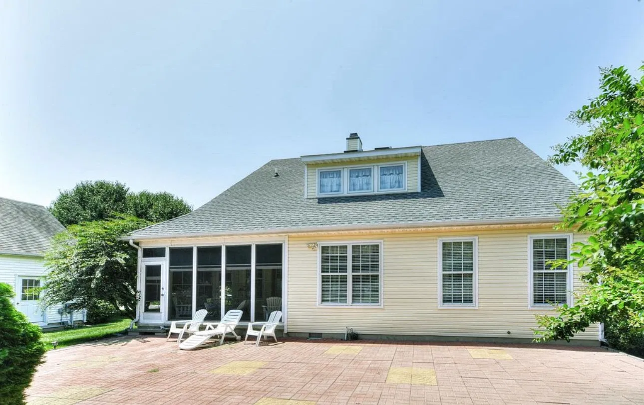 24 Avebury Ct — Photo 4