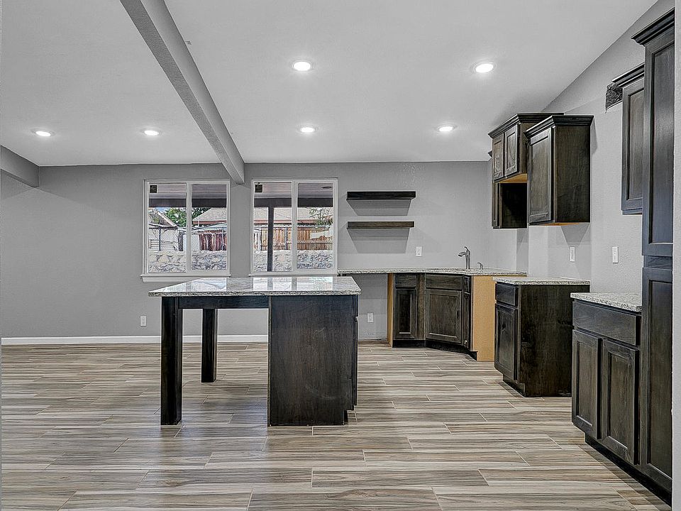 1st image of 5733 Sherbrooke Ave