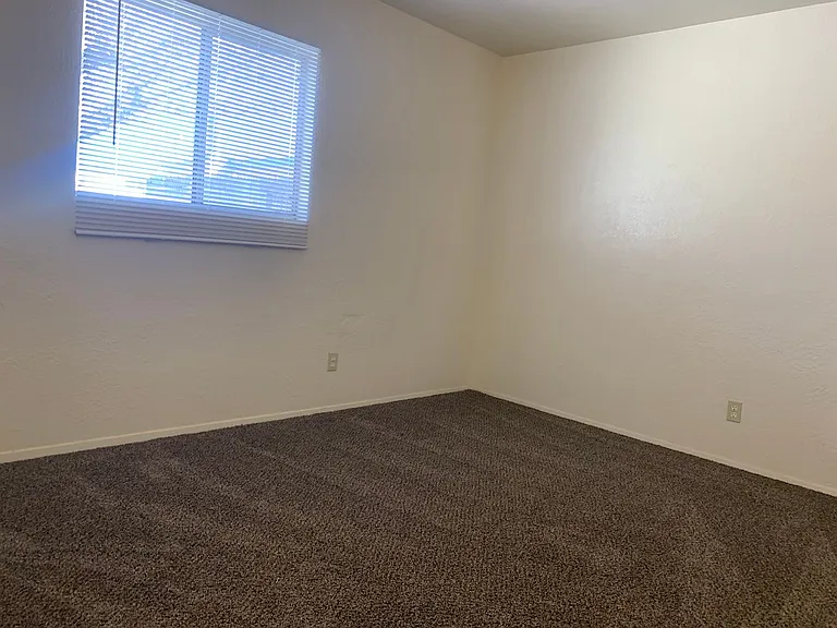 319 General Marshall St NE — Photo 6