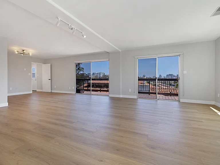 Living room/dining room