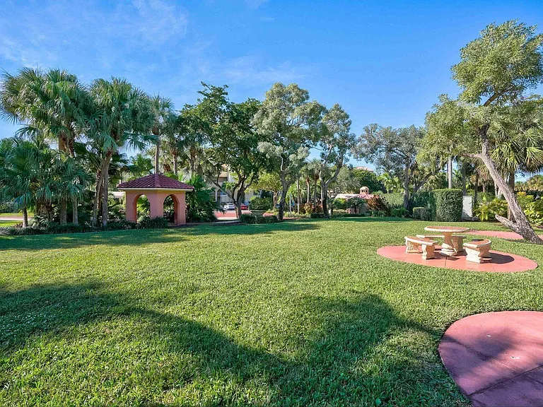 800 Uno Lago Dr #302 — Photo 45