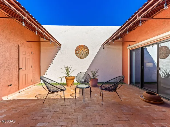 5800 N Placita Esplendora, Tucson, AZ 85718