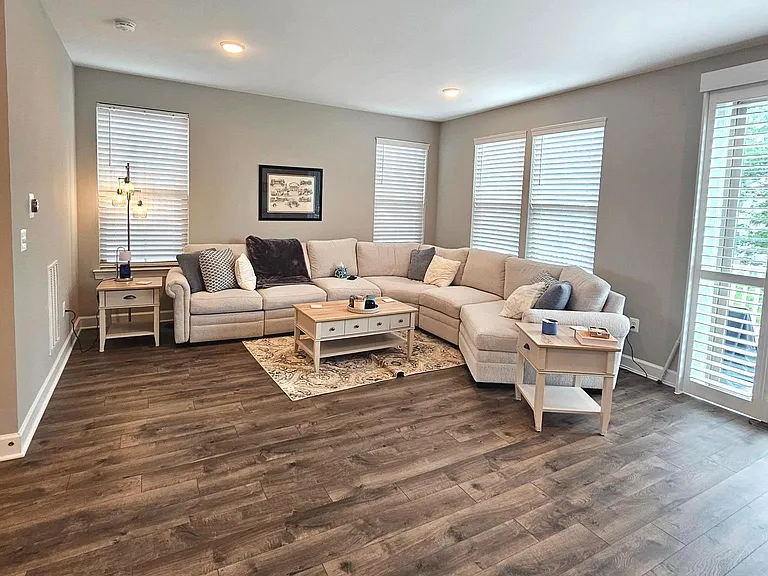 45387 Daveno Sq — Photo 8