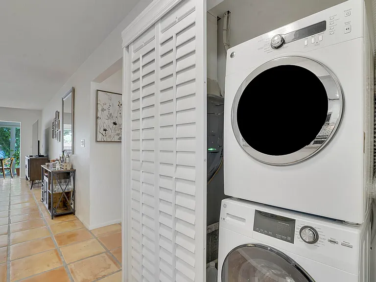 772 Nantucket Cir #B — Photo 25