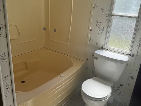 74 Volewood Ln, Gallagher, WV 25083
