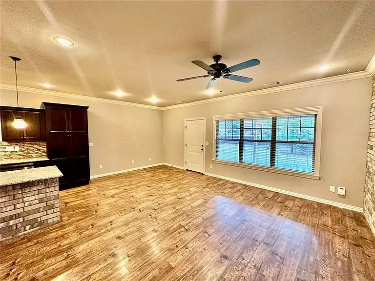 186 Old Farmington Rd — Photo 17