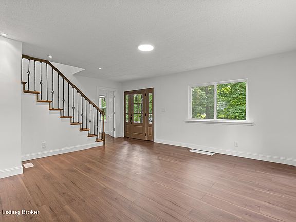 4th image of 8809 Maple Rd