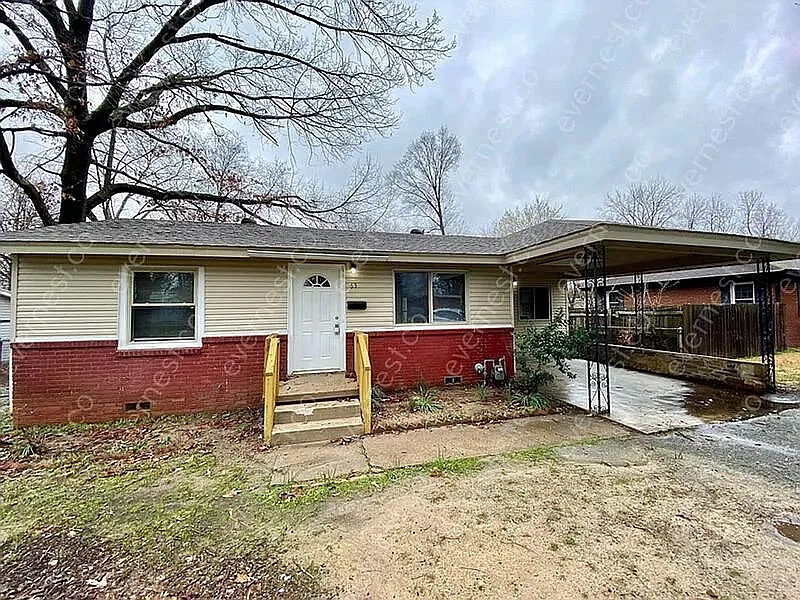 63 Hill Ln