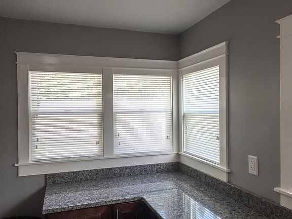 3rd image of 3811 Sliger Cir