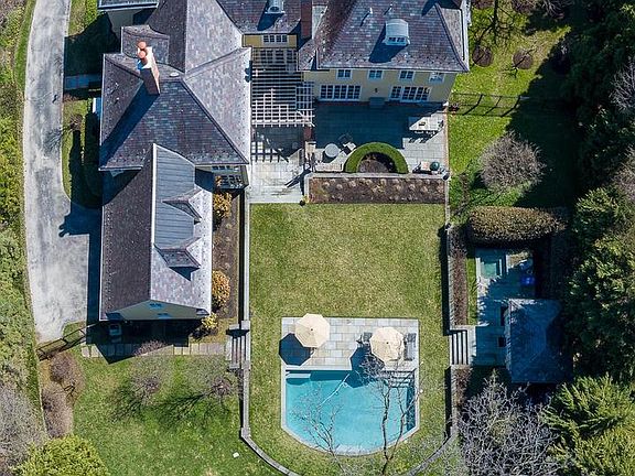 5th image of 1122 Brynlawn Rd