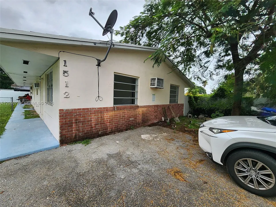 1512 N 19th Ave #2
