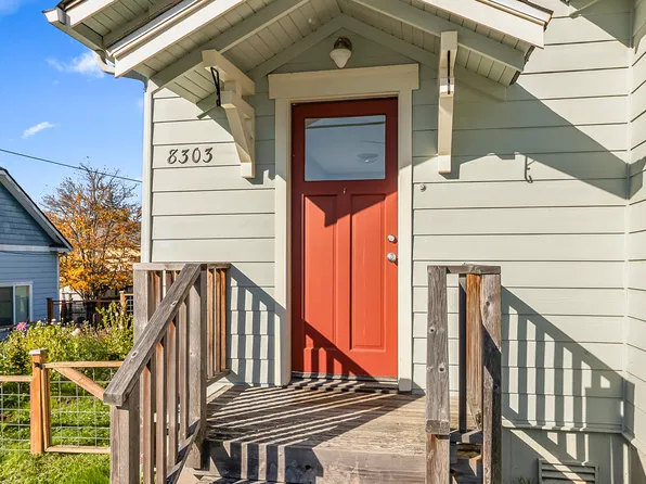 8303 272nd St NW, Stanwood, WA 98292
