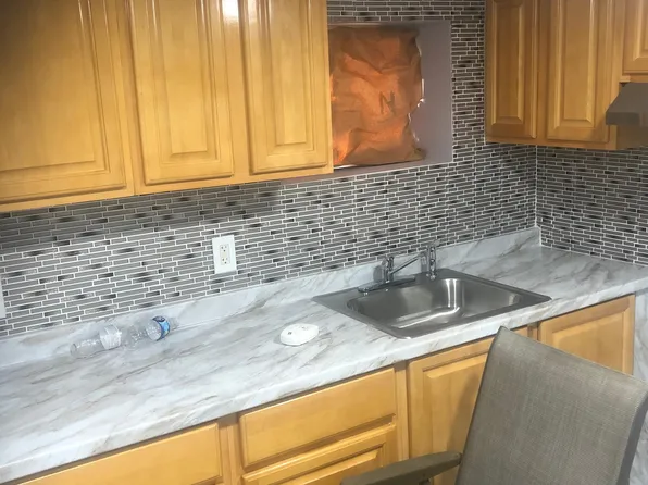 245 N Clinton St #1A, East Orange, NJ 07017