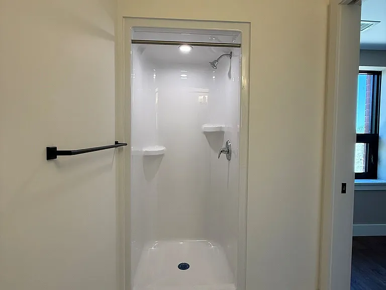 604 Queen St S #306 — Photo 5