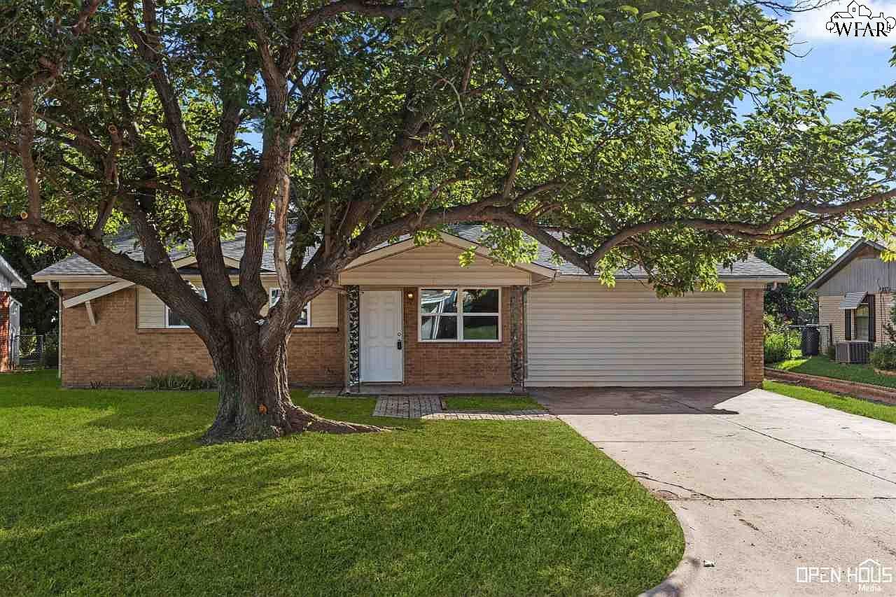 1115 W Cornelia Ave, Iowa Park, TX 76367 MLS 169757 Zillow