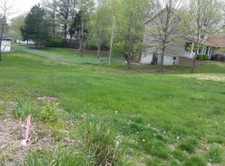 56 Klamberg Ln, Ballwin, MO 63021