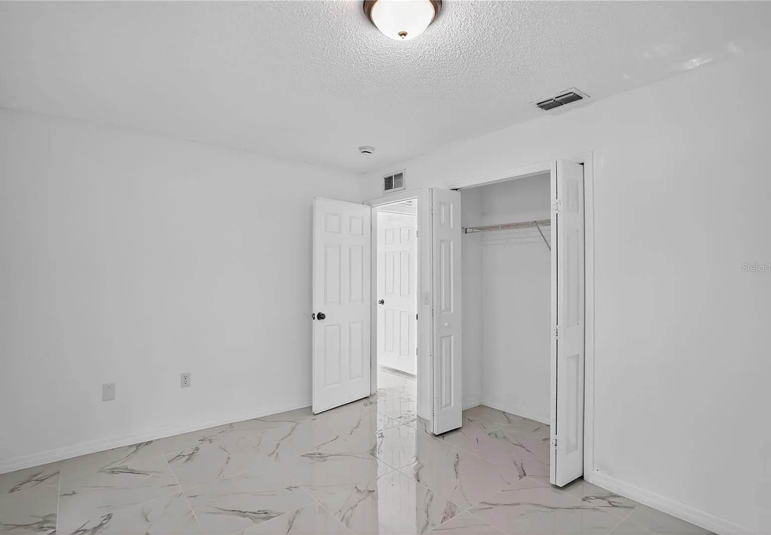 4 bed, 2088 sqft, $2,250 — Photo 4