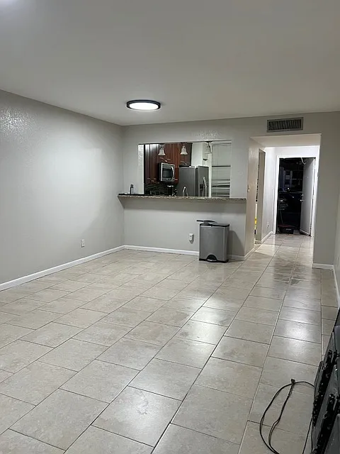 2 bed, 1104 sqft, $2,000 — Photo 3