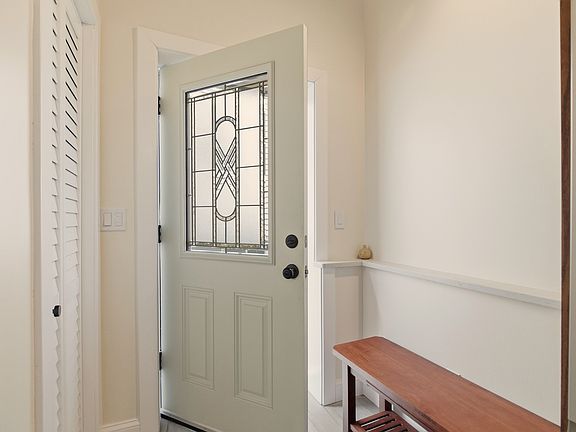 2nd image of 98 Kay St #4